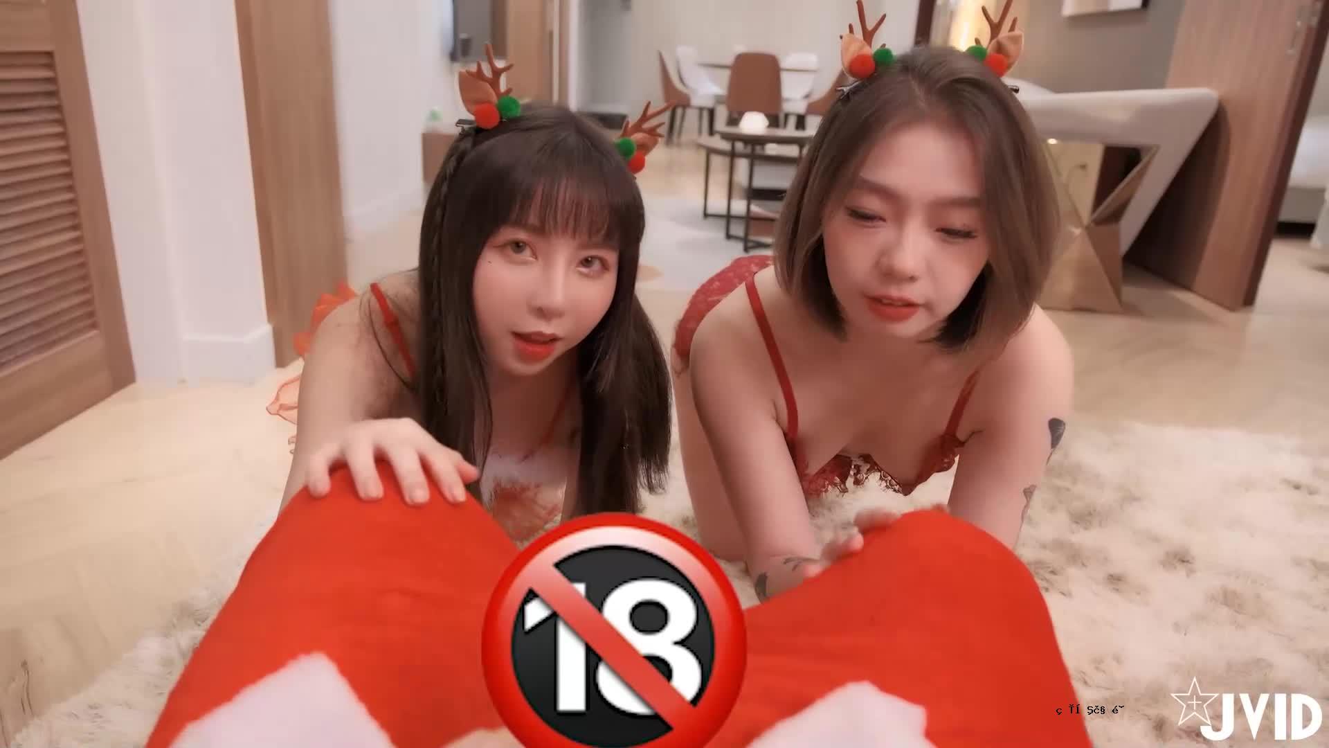 我口吃老人的阴茎。