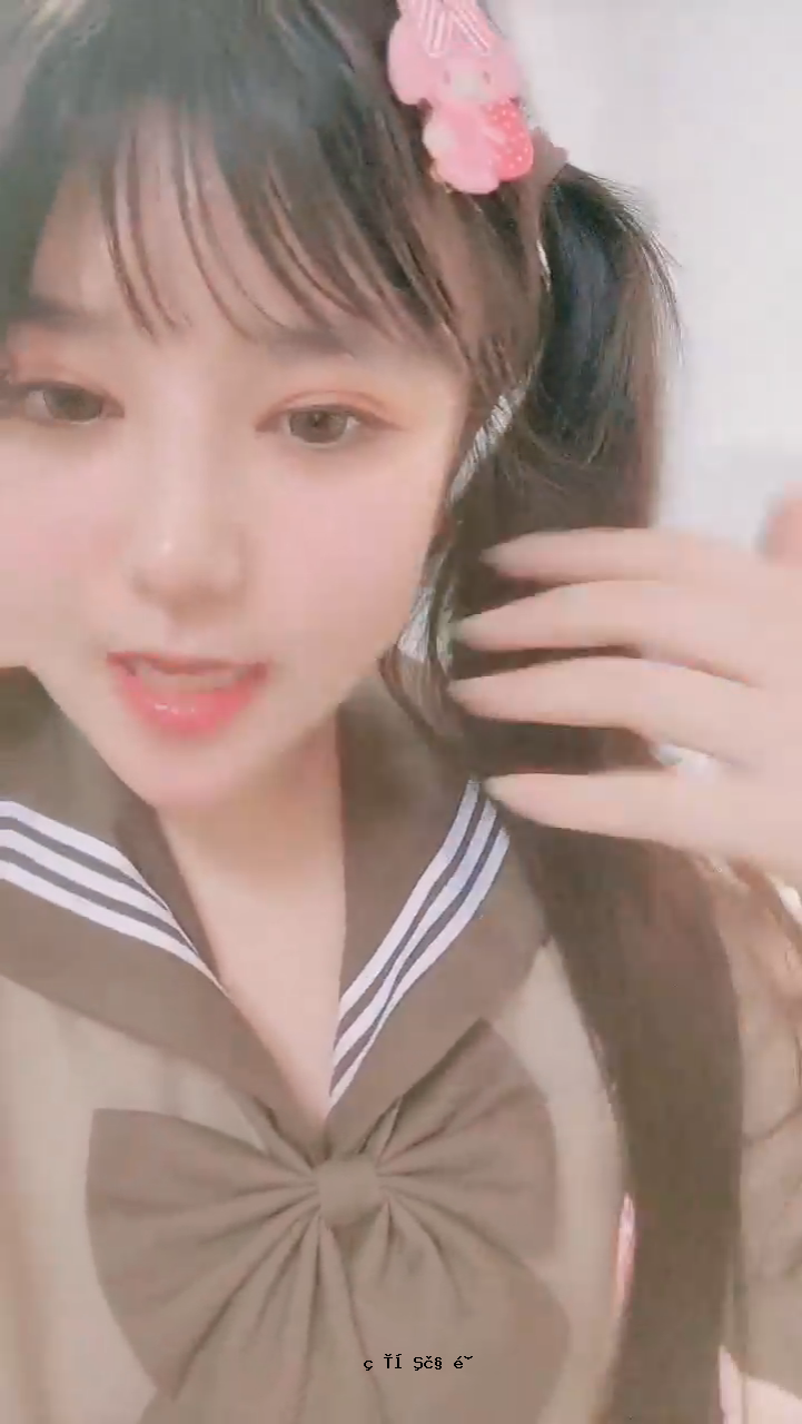 JK的衣服，两个女孩和两个女孩都性感又性感，屁股和大腿紧绷又湿，我们正在看特殊的照片，扬北东。