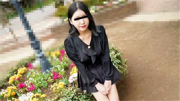10musume 102823_01一个空手的振动器旋转道具，带有美丽的屁股！一个业余女孩在性交时和她的男朋友说话！