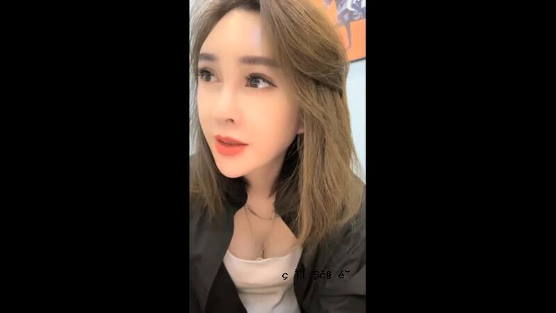 9分钟'步行美丽的姐姐是一个3P，由男人的活动和更有趣的团体性爱直接在嘴里而不是chomp。