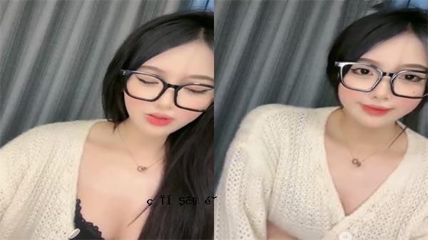 175大腿裸体舞女神，成都大腿长女神的第一阶段的第一阶段，175 fang lang lang 19ark的身高