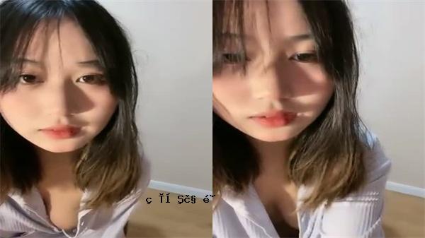 白窝和臀部正在接吻和与老人说话。