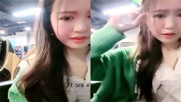 高尺寸的幼苗用乳房和淫荡的声音自助，它们是互斥的。我敢肯定他们会离我很近。