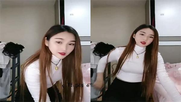 黑色垃圾母狗淫荡的声音荡妇和互惠玩具和多个毛孔_
