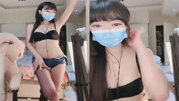 黑色的荡妇非常性感，他们正在互相困扰的玩具和玩具sl。