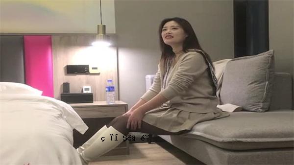 大姐姐是一个高端的外观