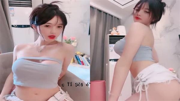 女神你的着装穿着高括号的屁股短裤完全美丽